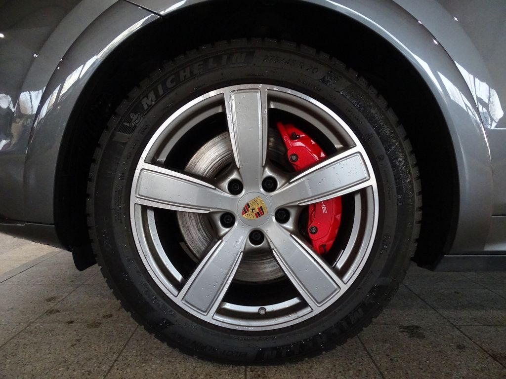 Porsche Cayenne 2021