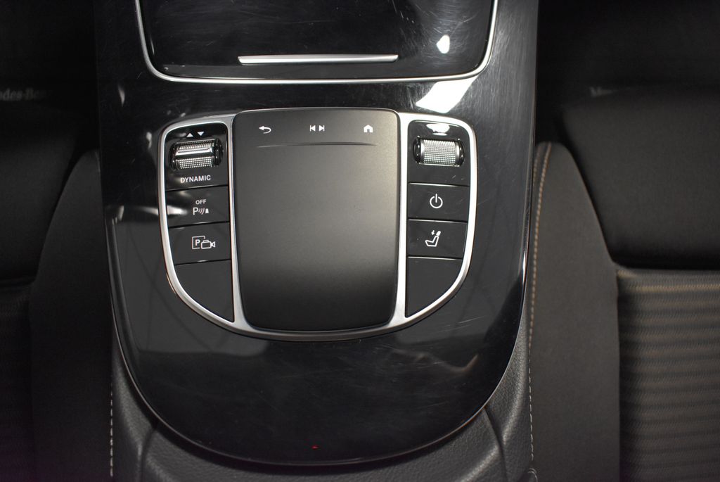 Mercedes-Benz E 300 2022