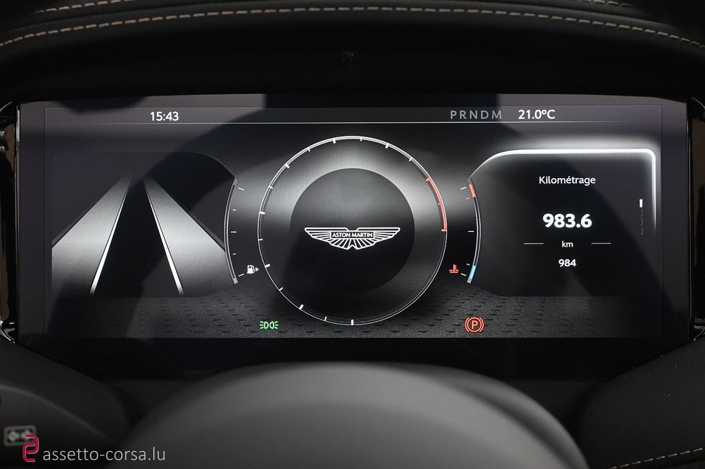 Aston Martin DB12 2025