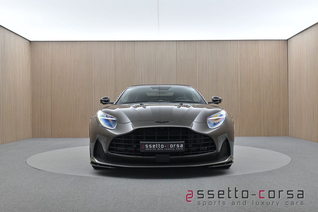 Aston Martin DB12 2025