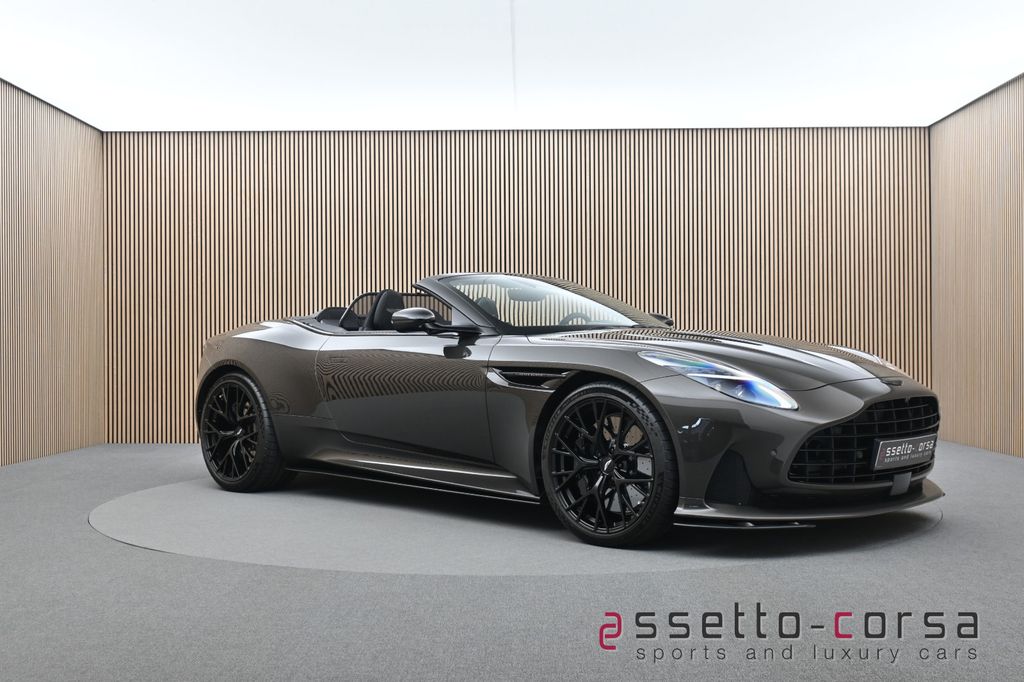 Aston Martin DB12 2025