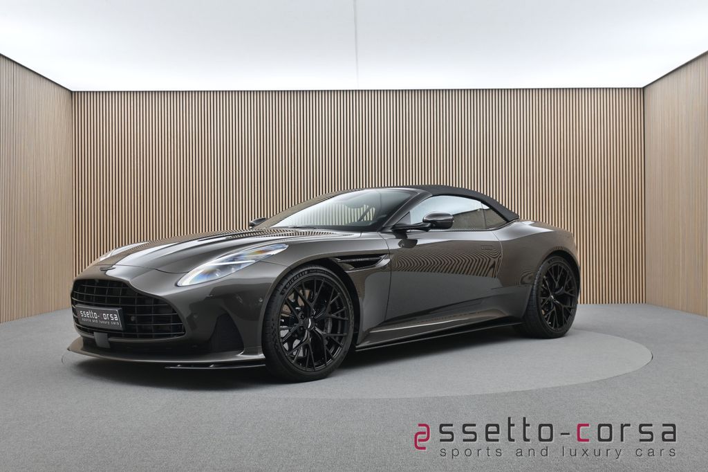 Aston Martin DB12 2025