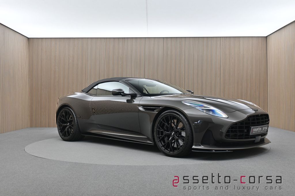 Aston Martin DB12 2025