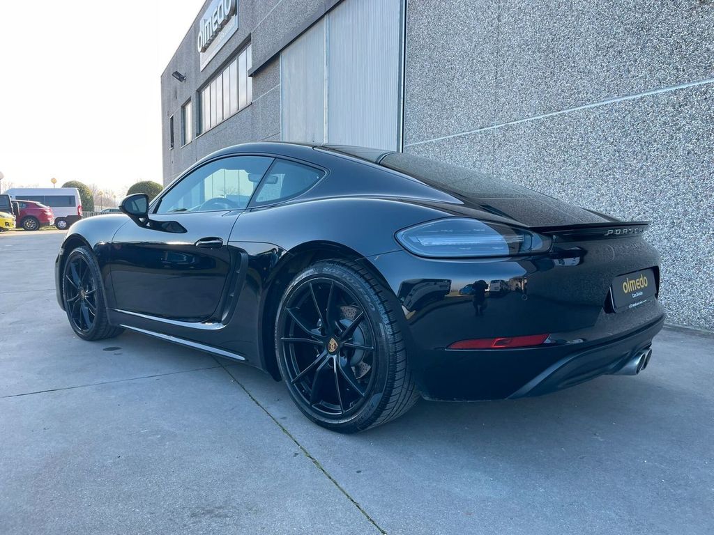 Porsche Cayman 2021