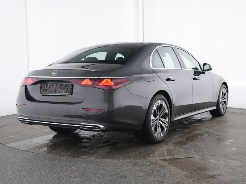 Mercedes-Benz E 200 2025