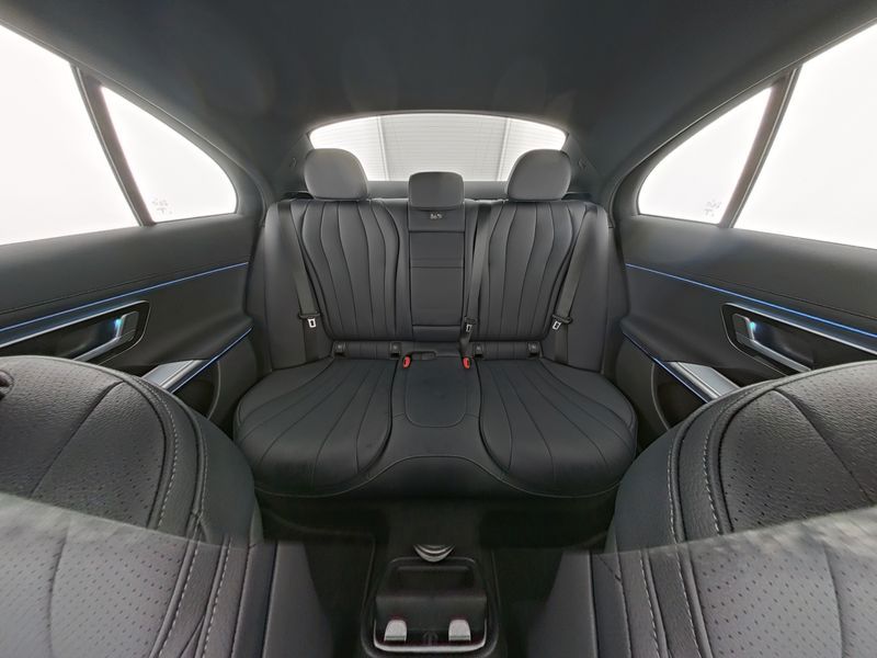 Mercedes-Benz E 200 2025