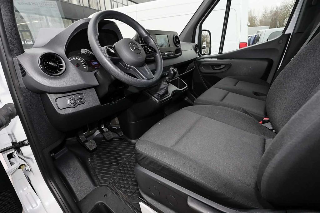 Mercedes-Benz Sprinter 2024