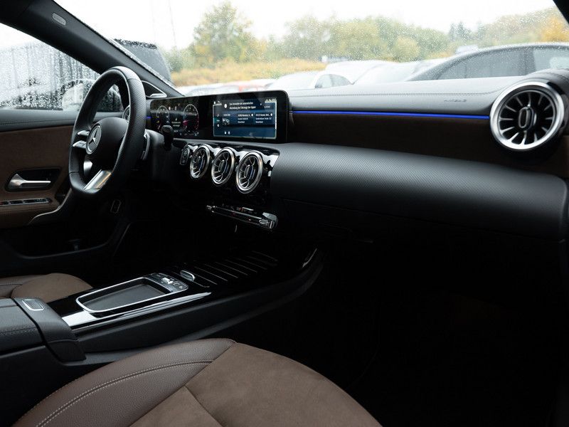 Mercedes-Benz CLA 220 2025