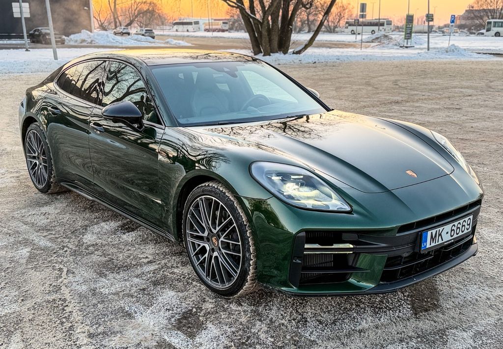 Porsche Panamera 2025