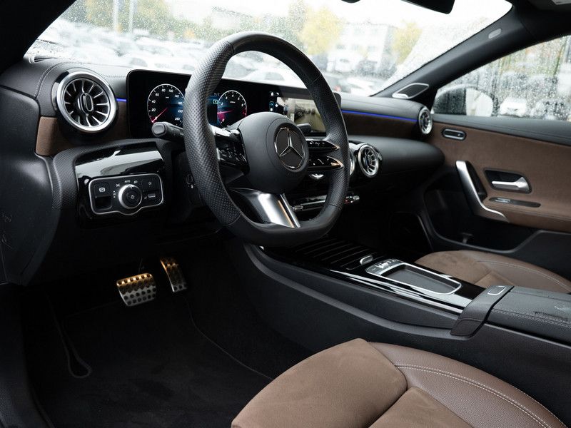 Mercedes-Benz CLA 220 2025