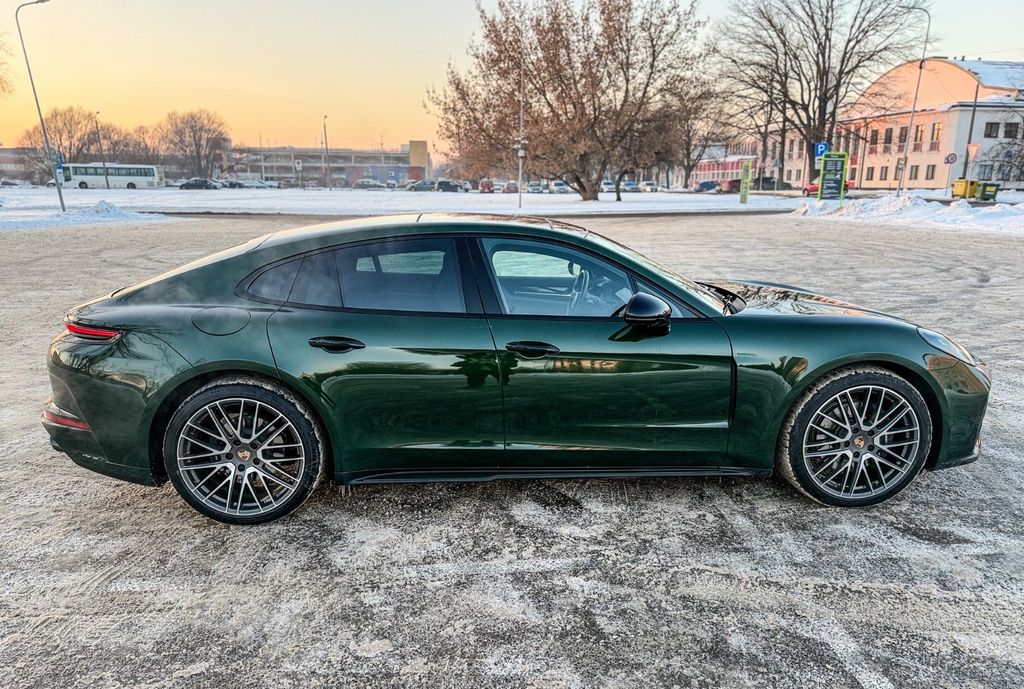 Porsche Panamera 2025