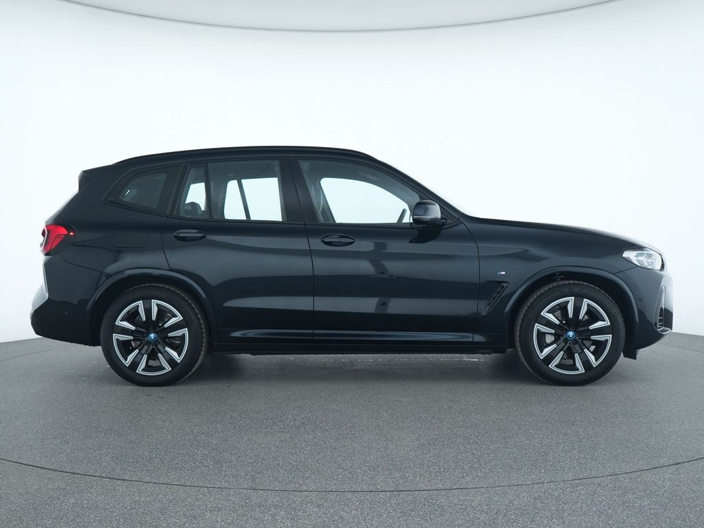 BMW iX3 2023
