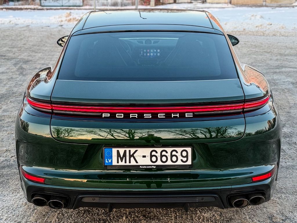 Porsche Panamera 2025
