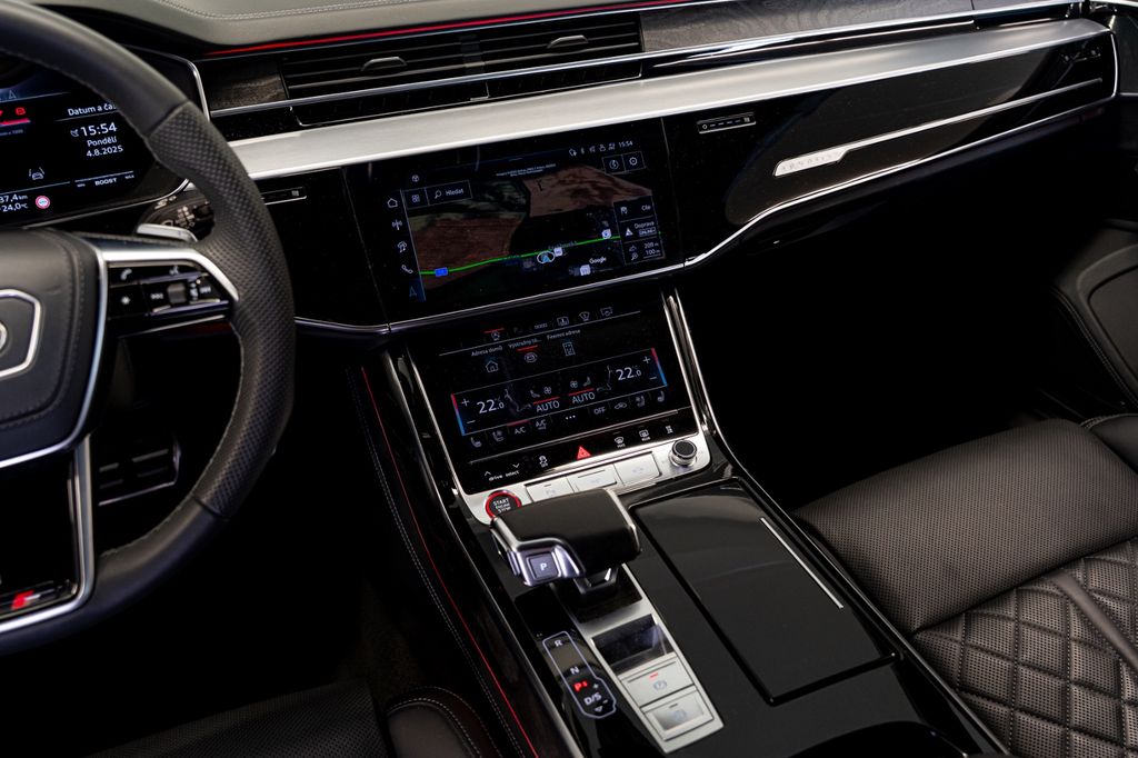 Audi S8 2023