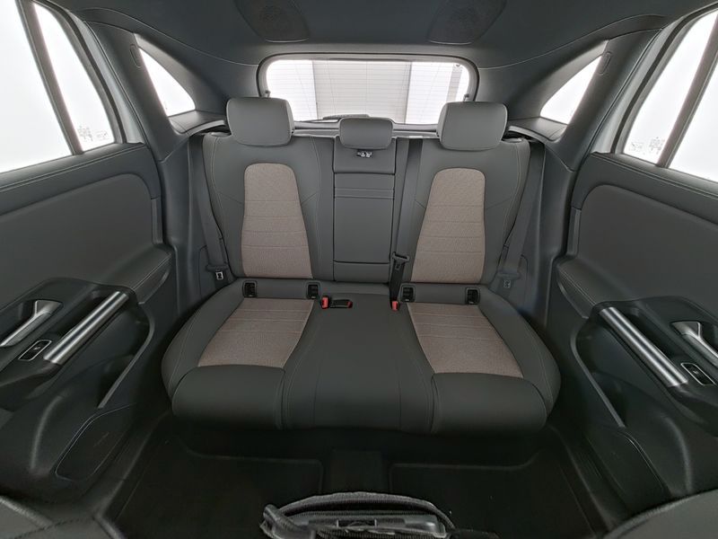 Mercedes-Benz EQA 2025