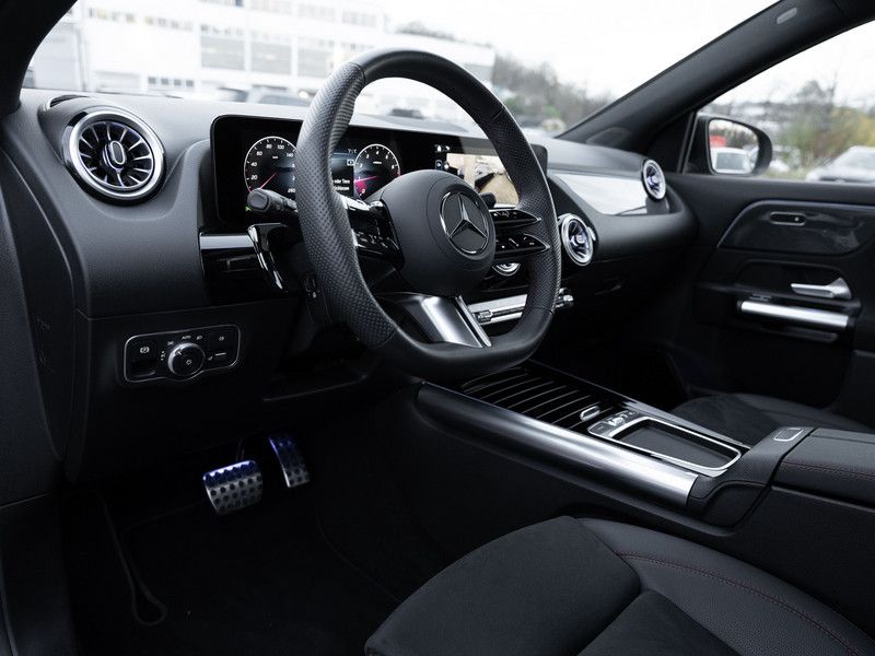 Mercedes-Benz GLA 200 2025