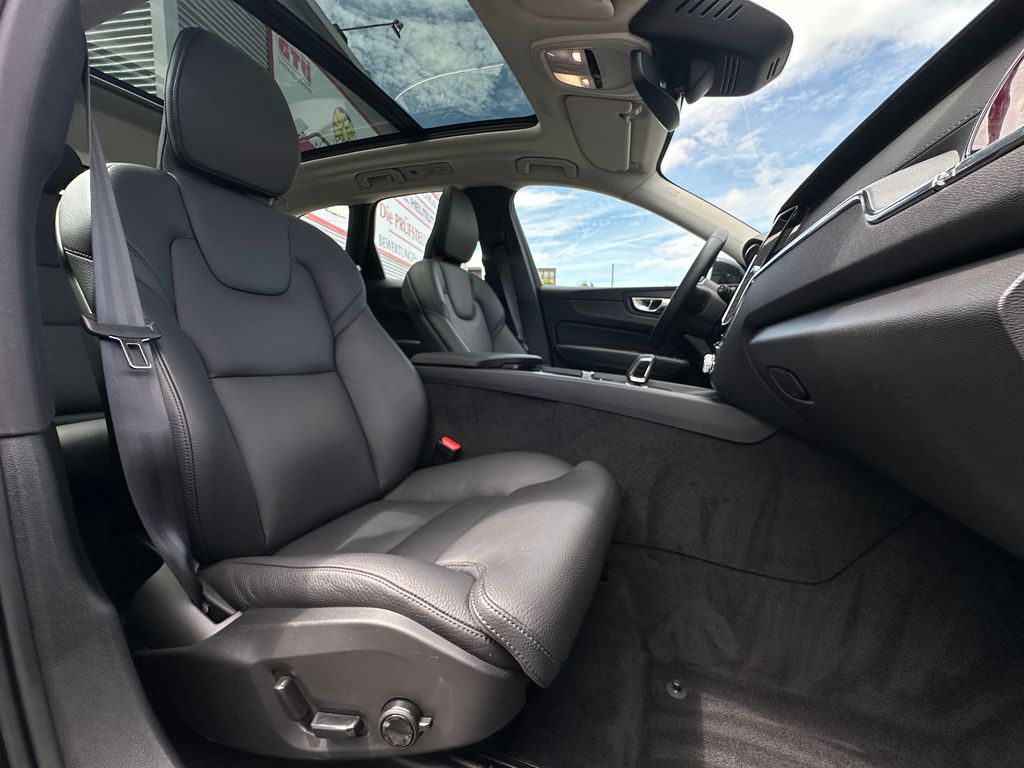 Volvo XC60 2022