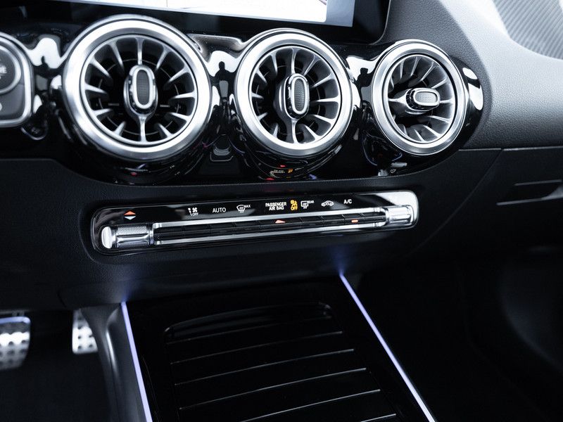 Mercedes-Benz GLA 200 2025