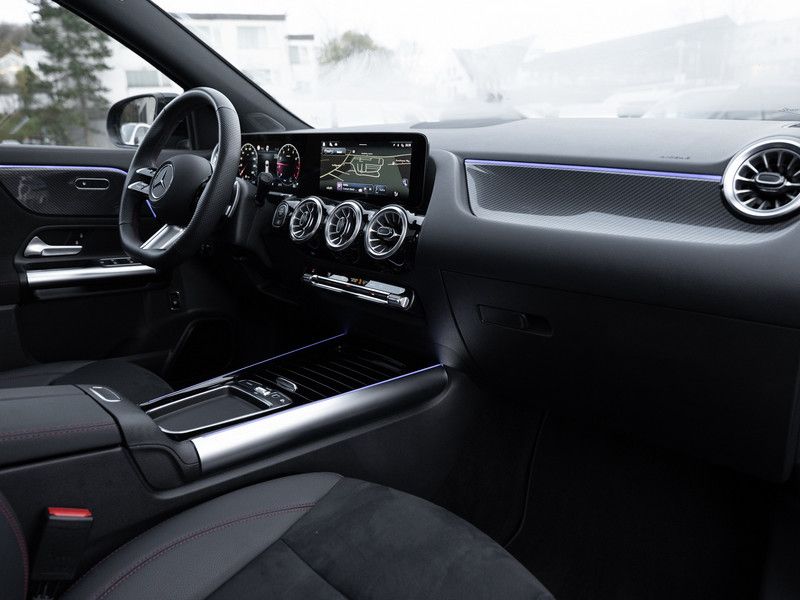 Mercedes-Benz GLA 200 2025