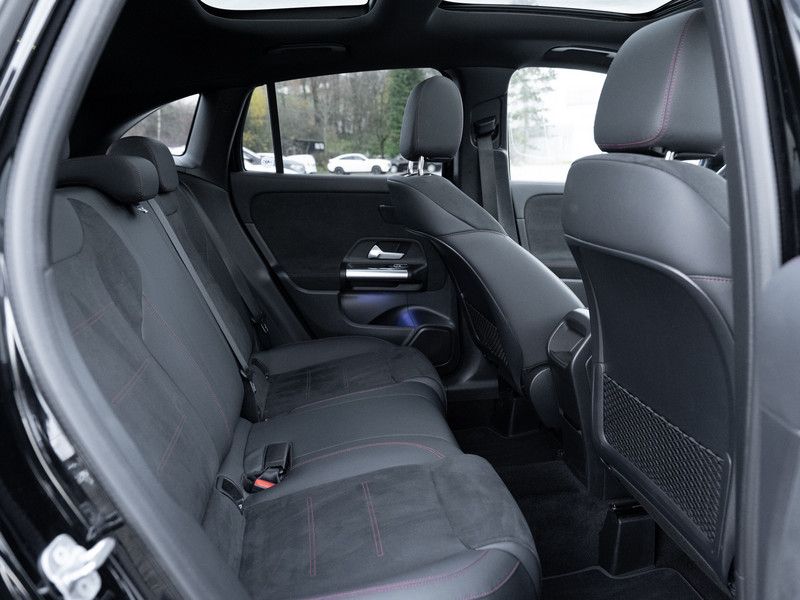 Mercedes-Benz GLA 200 2025