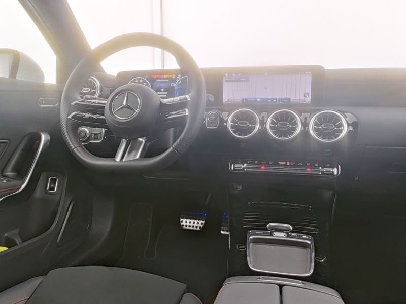 Mercedes-Benz A 250 2025