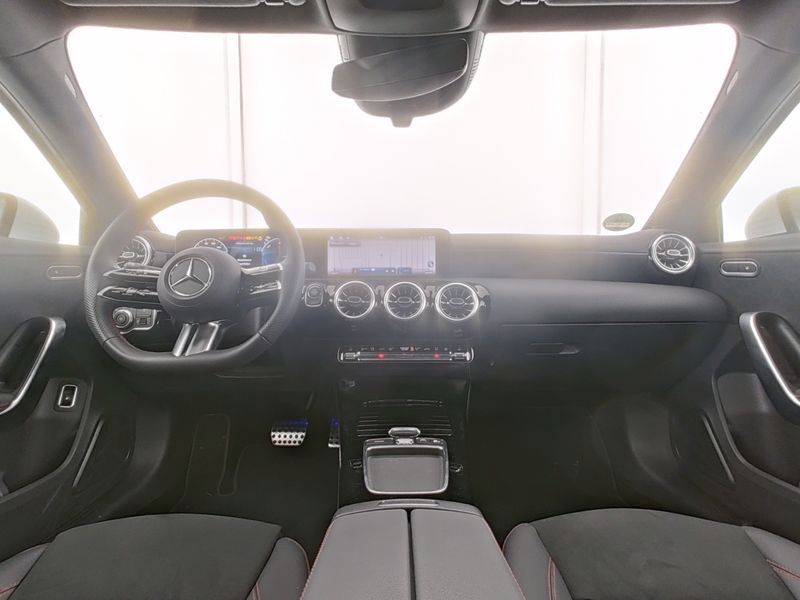 Mercedes-Benz A 250 2025