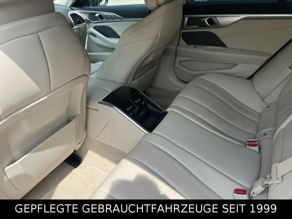 BMW M850 2022