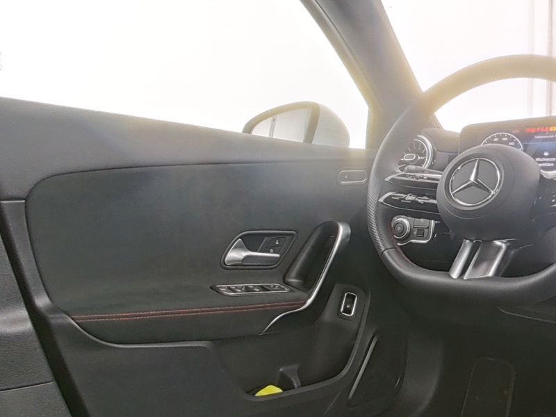 Mercedes-Benz A 250 2025