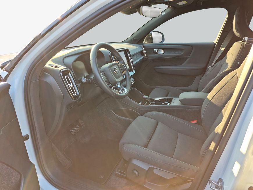 Volvo XC40 2025