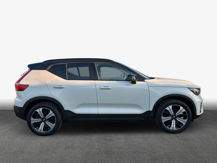 Volvo XC40 2025