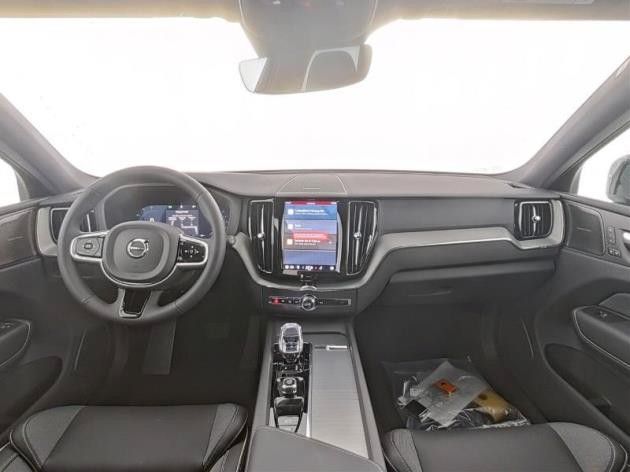 Volvo XC60 2025
