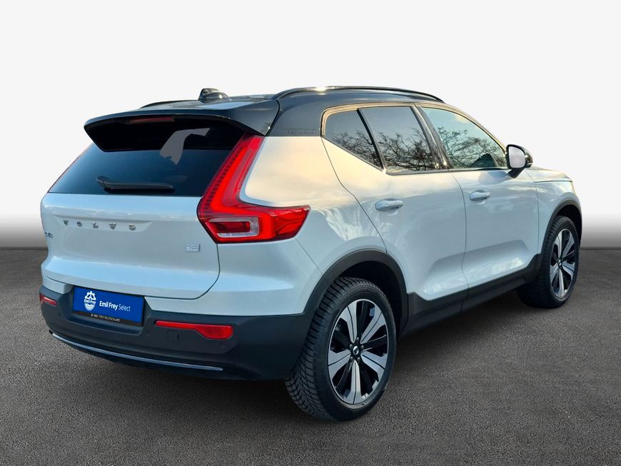 Volvo XC40 2025
