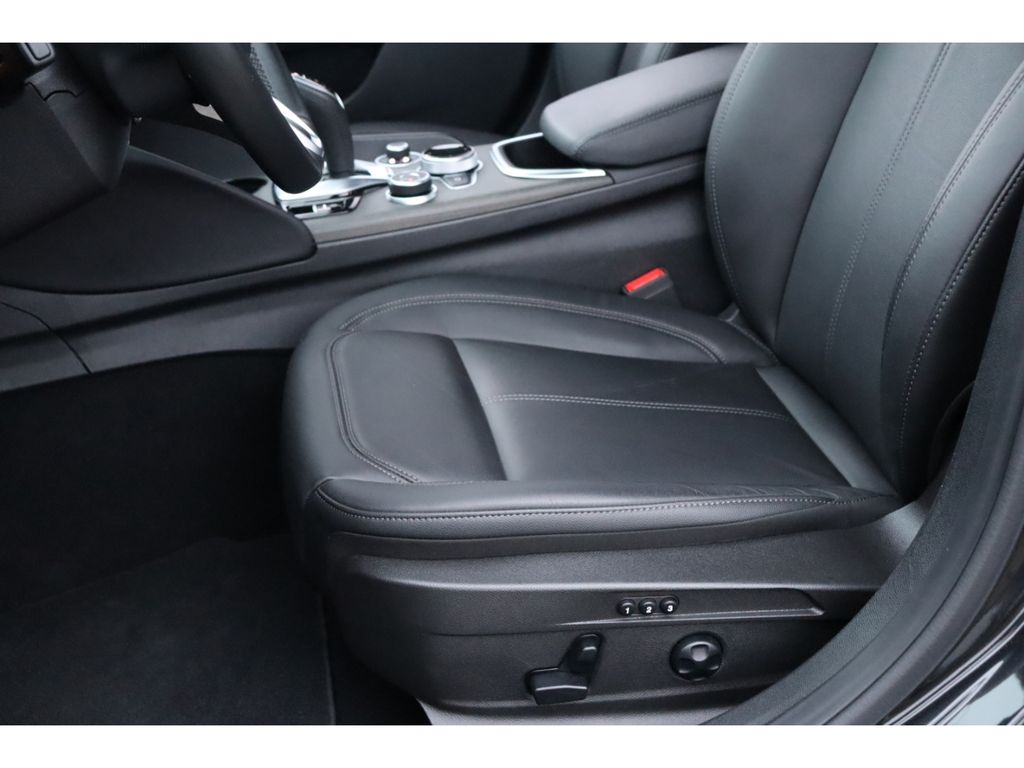 Alfa Romeo Giulia 2023