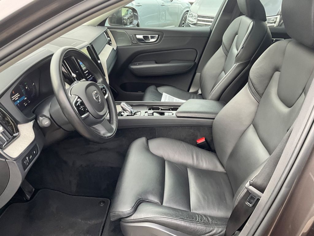 Volvo XC60 2022