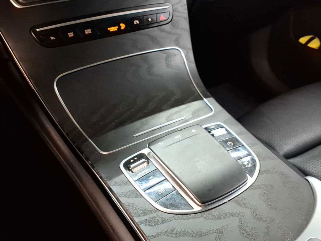 Mercedes-Benz GLC 300 2021