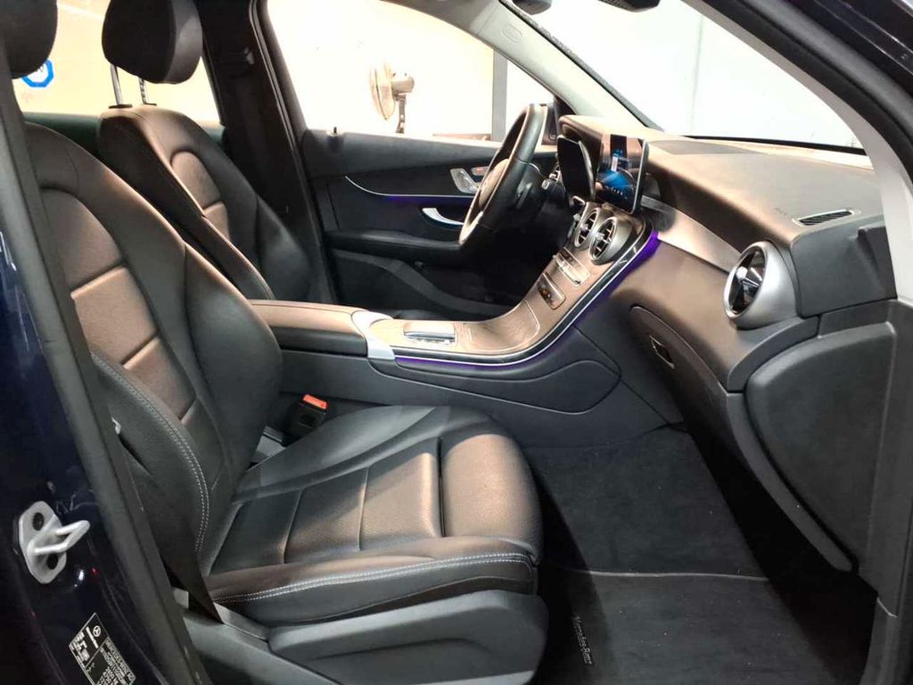 Mercedes-Benz GLC 300 2021