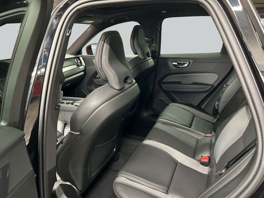 Volvo XC60 2025