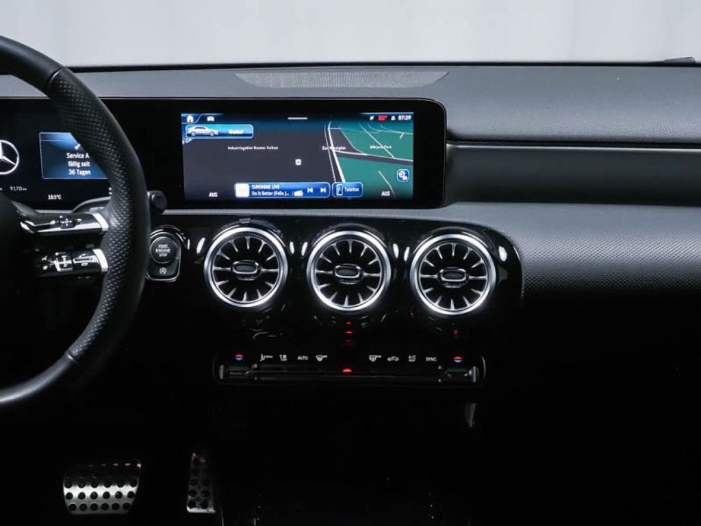 Mercedes-Benz A 220 2024