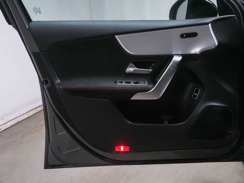 Mercedes-Benz A 220 2024