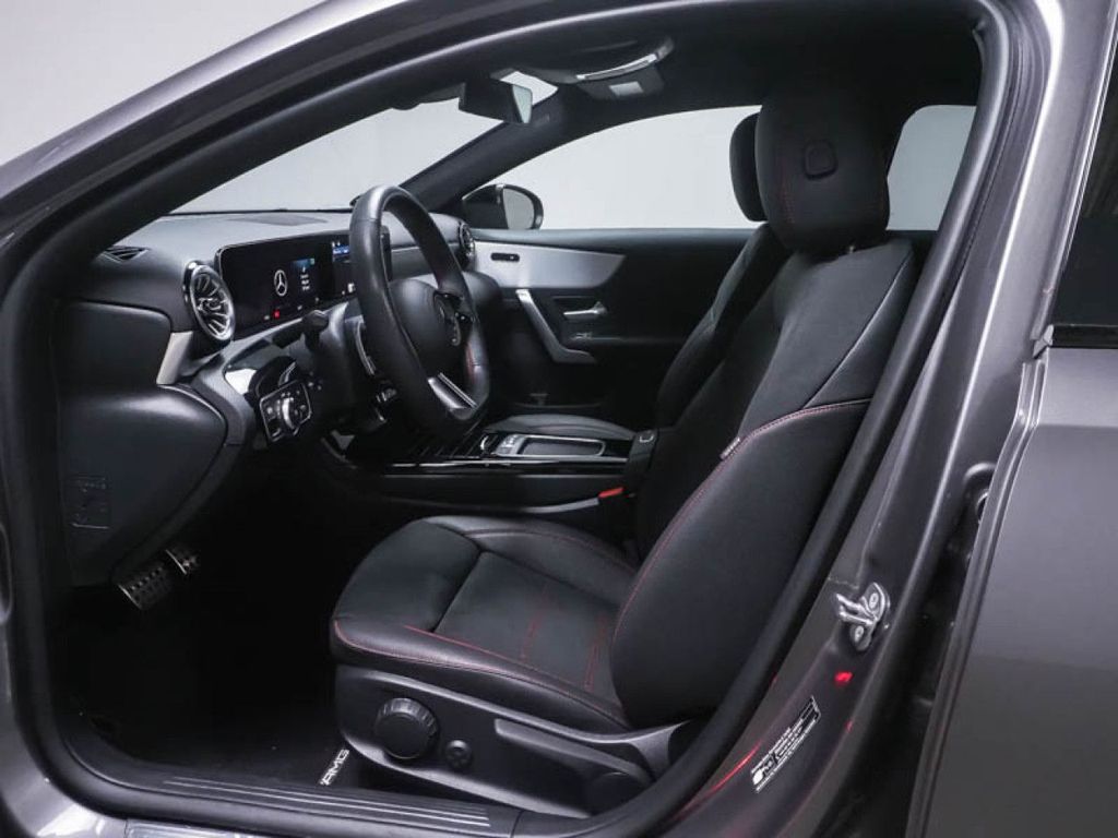 Mercedes-Benz A 220 2024