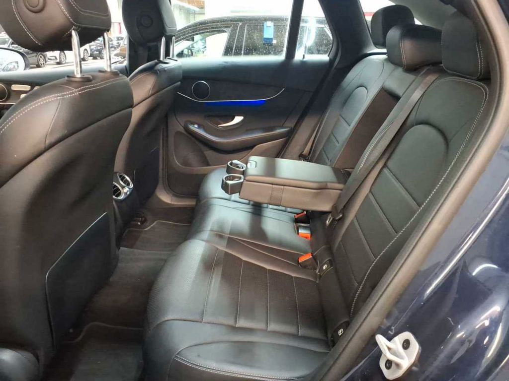 Mercedes-Benz GLC 300 2021