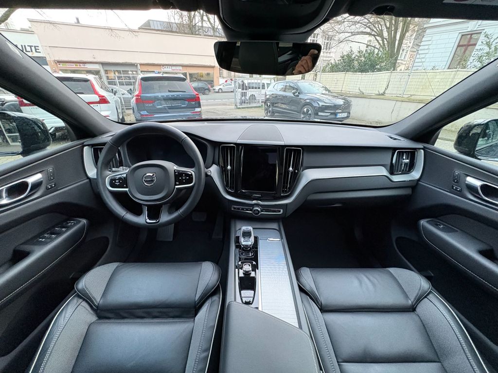 Volvo XC60 2025