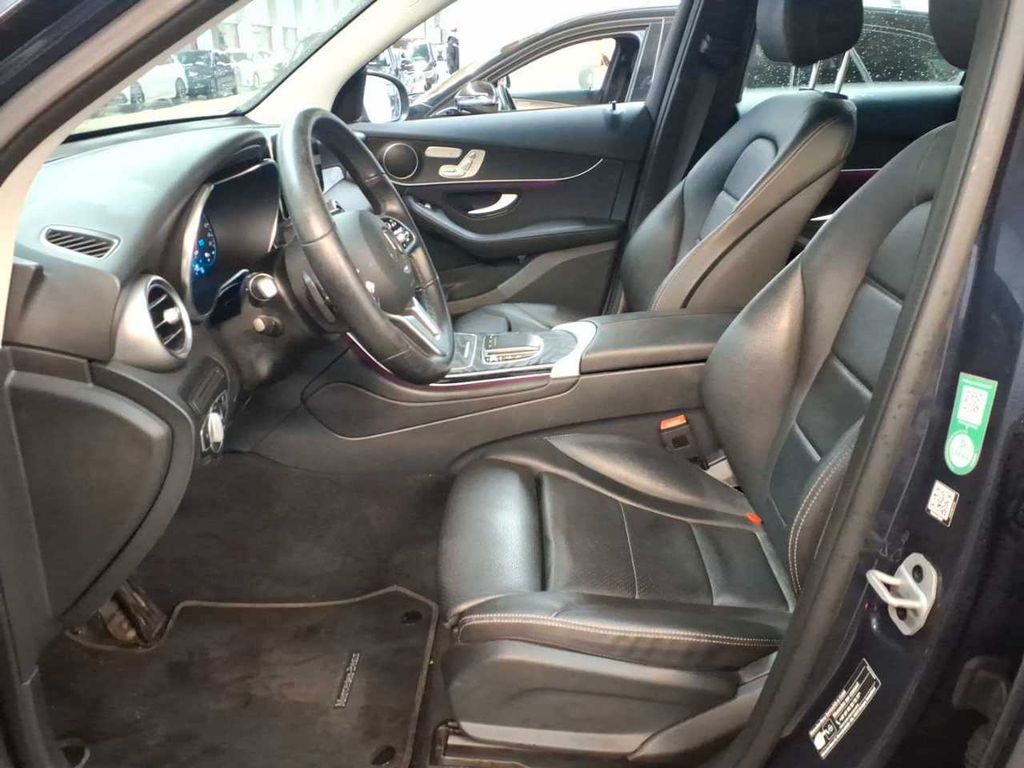 Mercedes-Benz GLC 300 2021