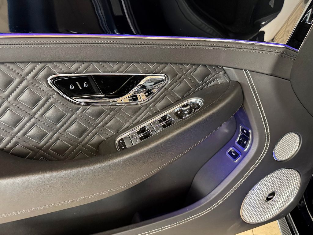 Bentley Continental GTC 2022