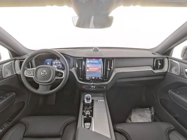 Volvo XC60 2025