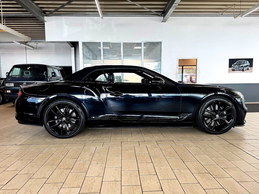 Bentley Continental GTC 2022