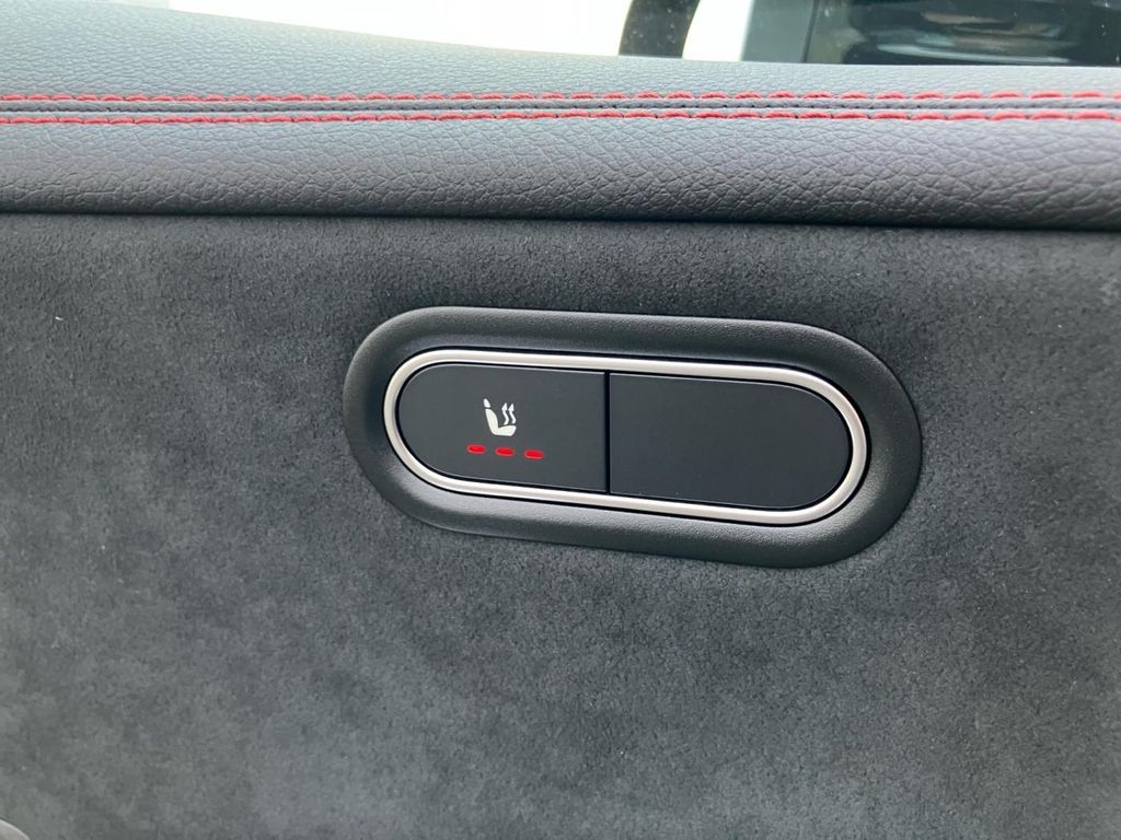 Mercedes-Benz CLA 200 2025