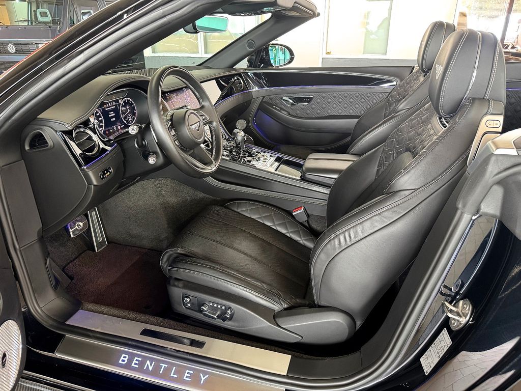 Bentley Continental GTC 2022