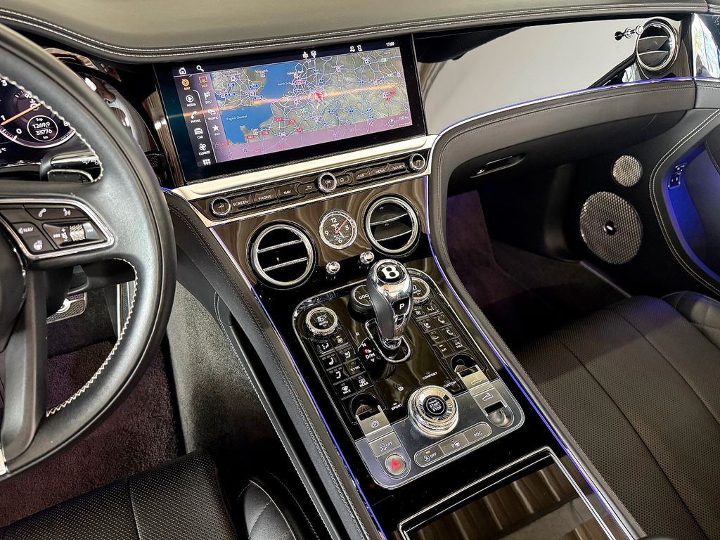 Bentley Continental GTC 2022