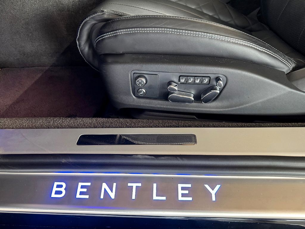 Bentley Continental GTC 2022